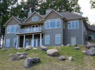 5573 S Spyglass Ridge Dr, Suttons Bay, MI 49682
