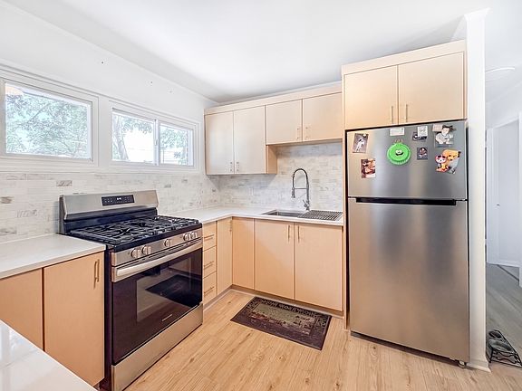 3rd image of 1113 Bristol Ave