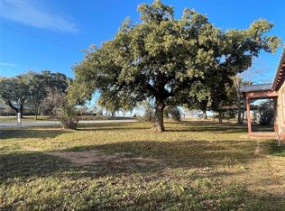 1233 N McKinney St, De Leon, TX 76444