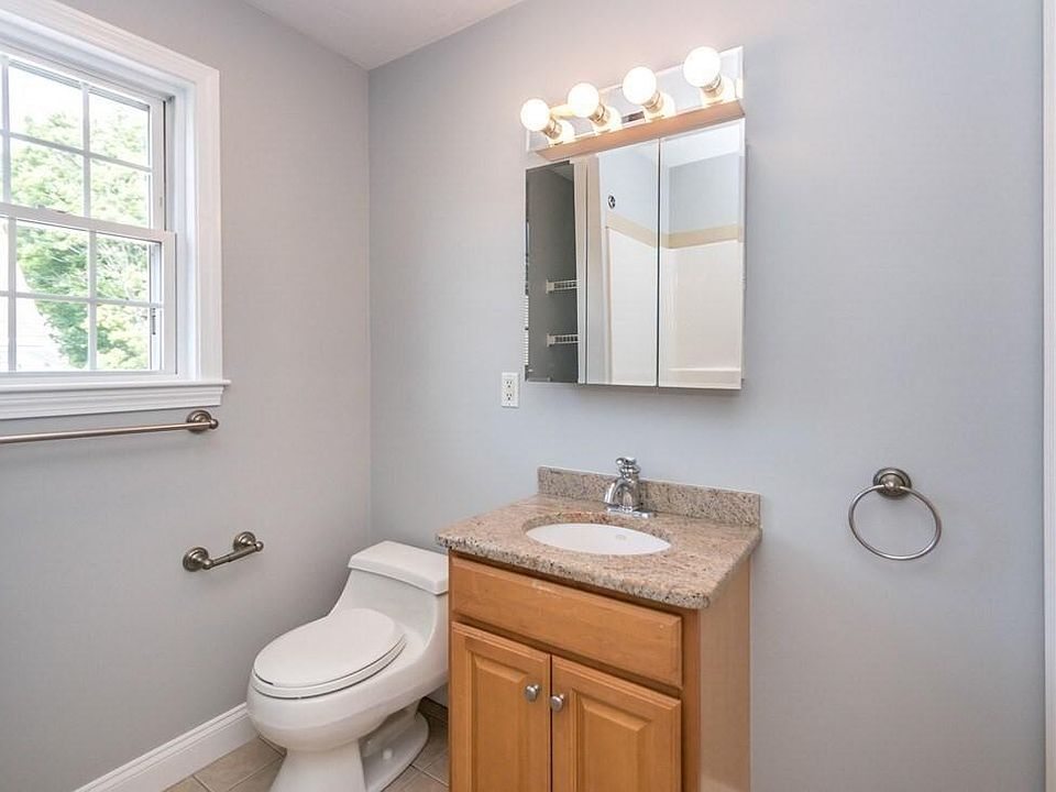 2nd image of 8 Munroe Ave #2