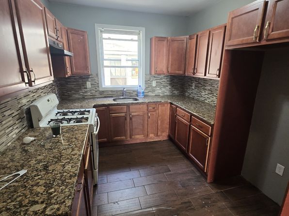 89 Cedar Ave #2B