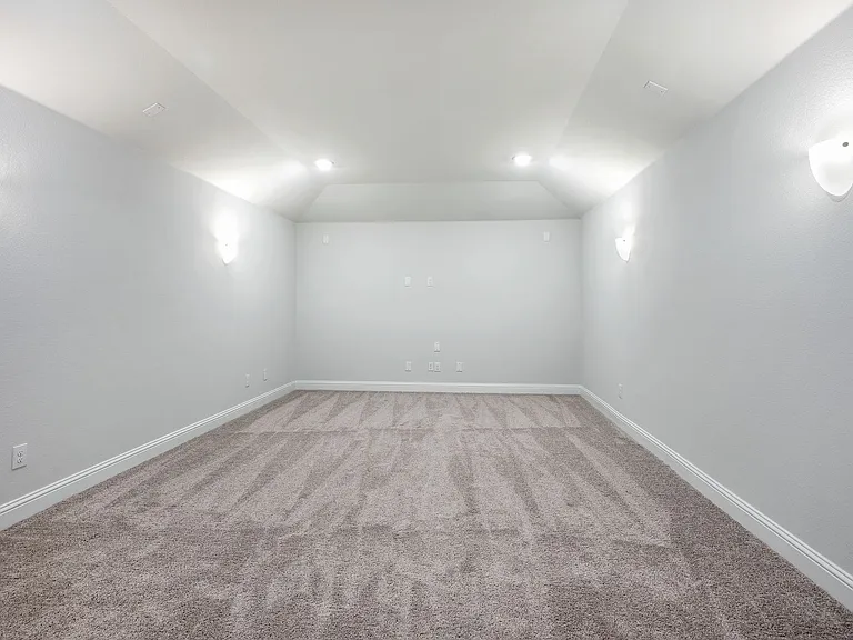 2037 Almassera Dr — Photo 14