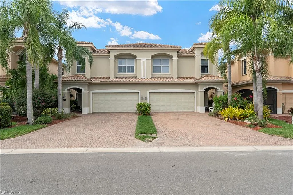 3 bed, 2.5 bath, 2282 sqft, $6,000 — Photo 1