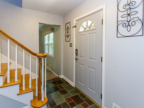 3rd image of 11170 Echo Crest Dr W