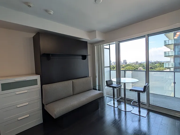 1080 Bay St #907 — Photo 21