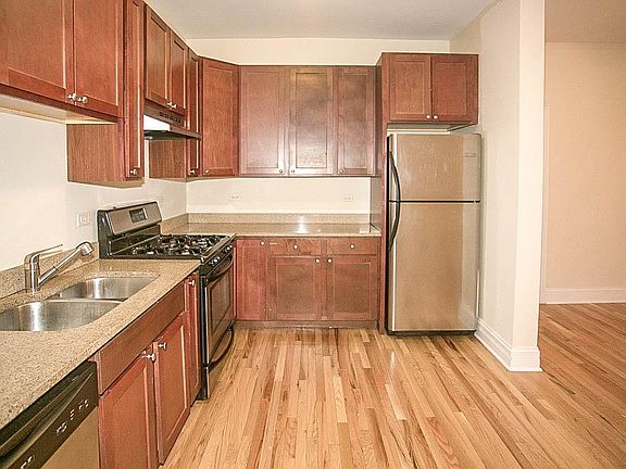 3rd image of 3814 N Sheffield Ave APT 1J