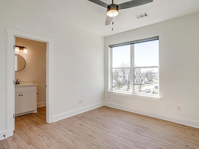 2333 Benbrook Blvd — Photo 34