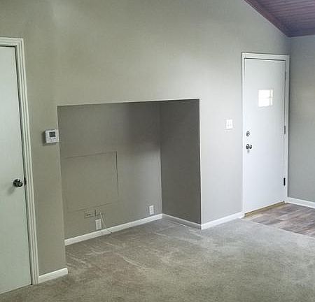 3rd image of 9632 Outlook St