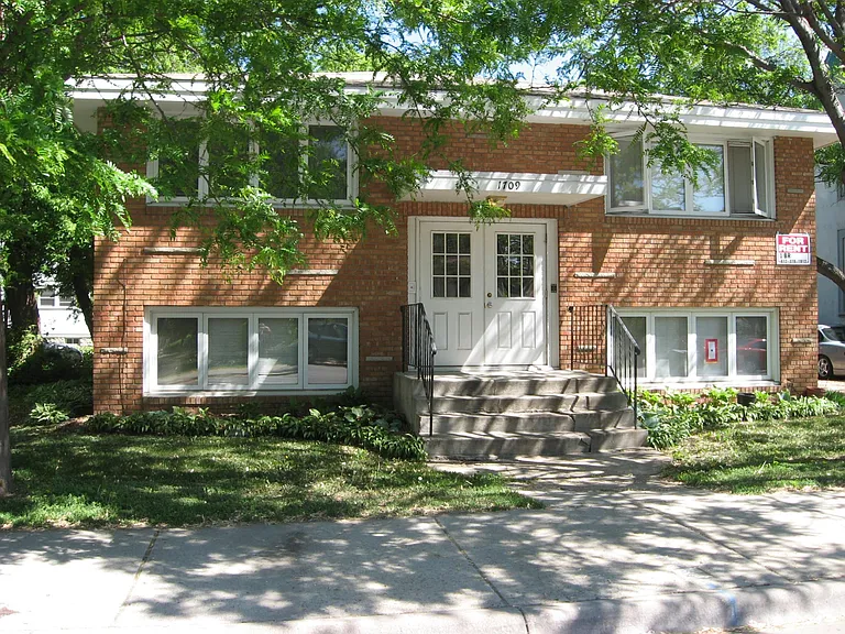 1709 Como Ave SE #4 — Photo 1