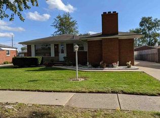 35340 Simco Dr, Clinton Township, MI 48035