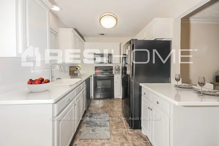 1008 N 4th St — Photo 3