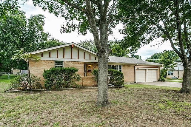 1st image of 915 Clebud Dr