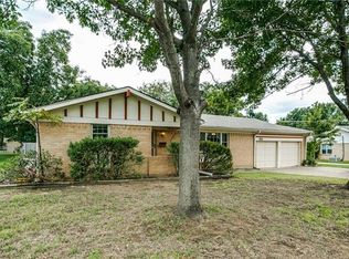 915 Clebud Dr, Euless, TX 76040