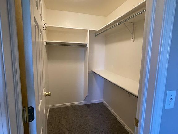 5th image of 3001 N Lilac Cir