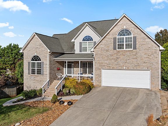 2nd image of 1201 Dreamview Ln