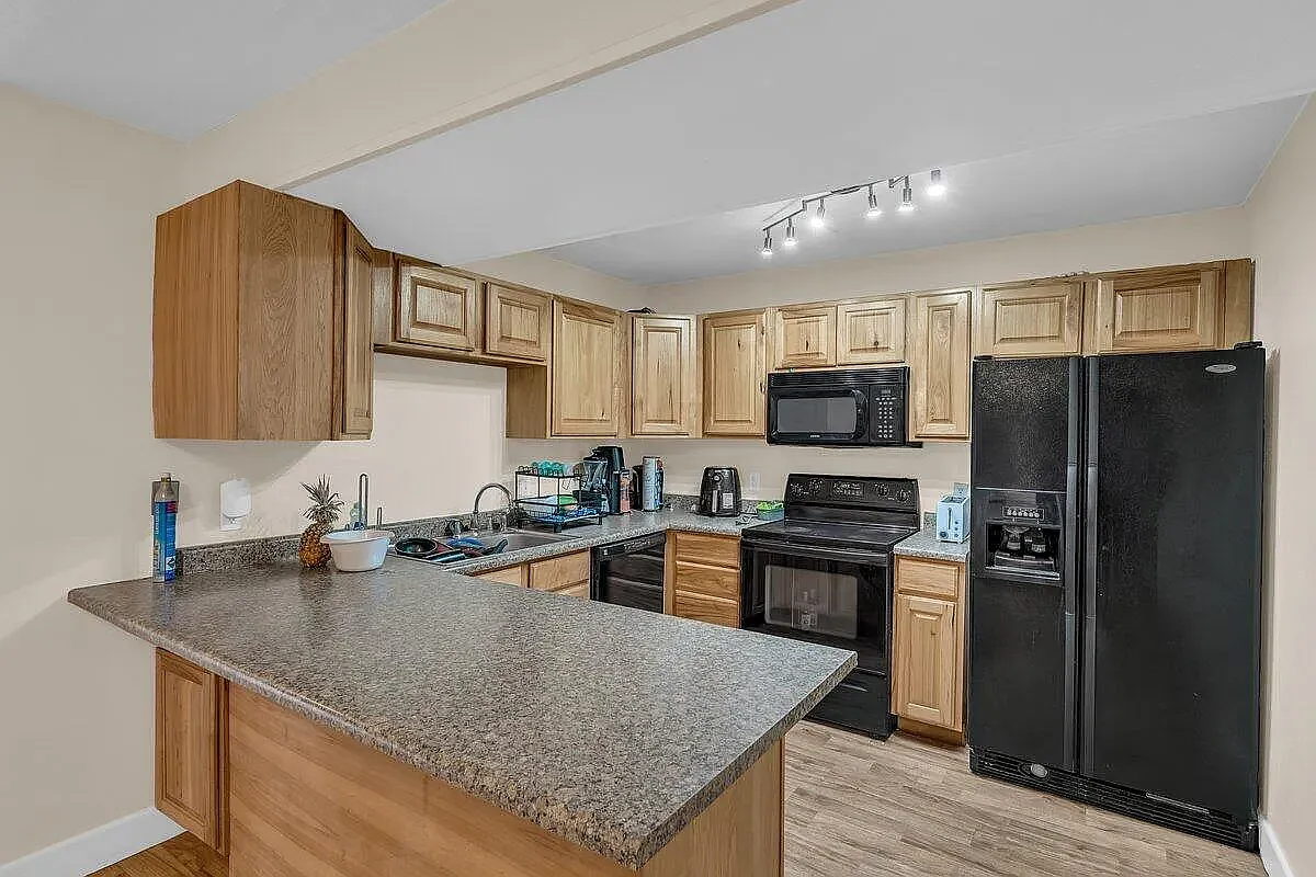 4 bed, 1758 sqft, $750 — Photo 2