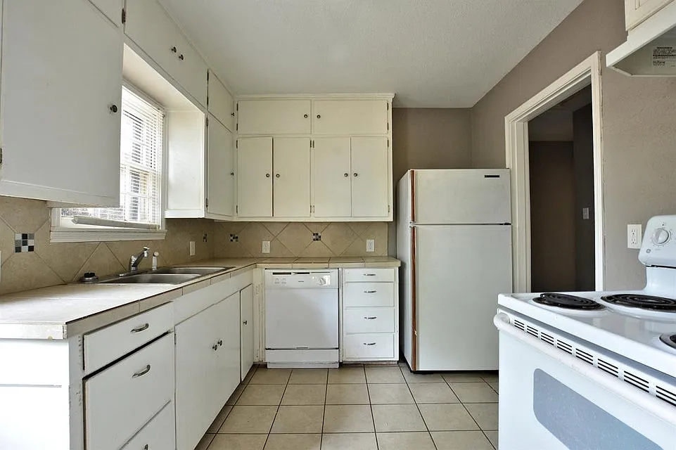 3414 27th Street- PM2 - 1 — Photo 2