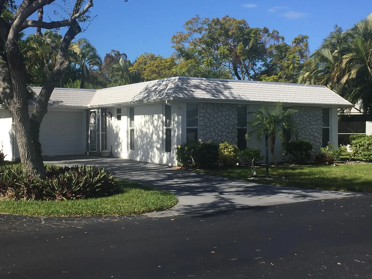 Building Photo - 245 Lanchester Ct