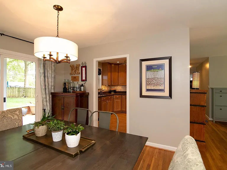 8411 Morey Ln — Photo 33