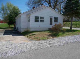 427 N Carrier St, Morganfield, KY 42437
