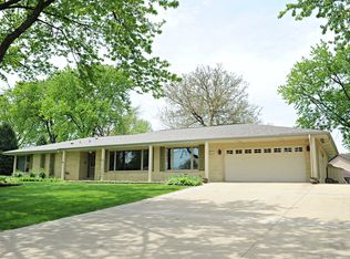 360 Meadowlark Rd, Bloomingdale, IL 60108