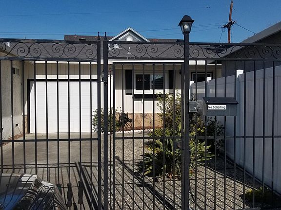 3rd image of 2221 Homewood Dr