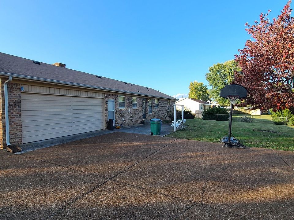 2nd image of 580 Buck Ln