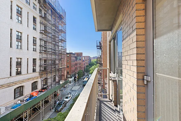 Rented by Kin | media 12