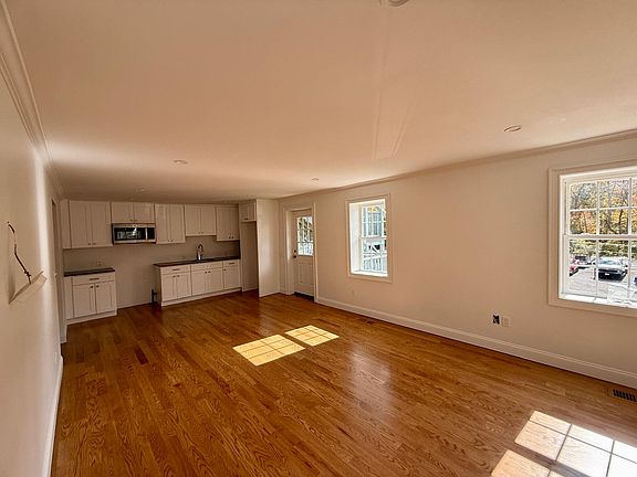2nd image of 153 Main St #1W
