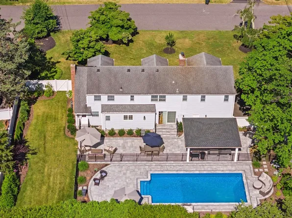 7 Salem Drive, Stony Brook, NY 11790