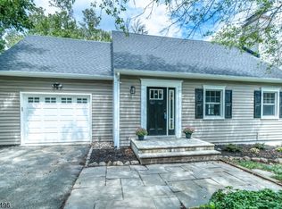 15 Commodore Dr, Lake Hopatcong, NJ 07849