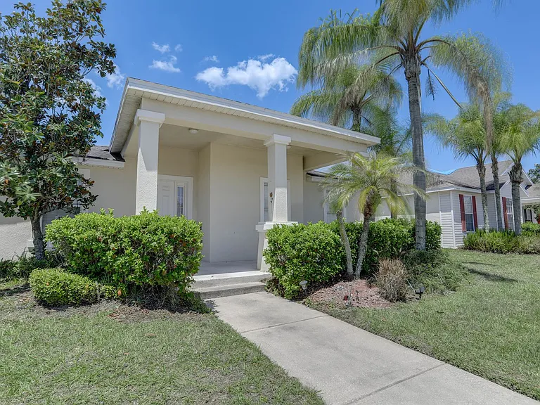 4977 Pall Mall St W — Photo 2