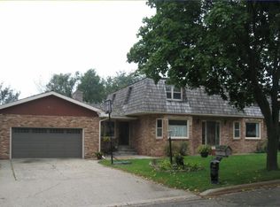 404 Garden Rd, Albert Lea, MN 56007