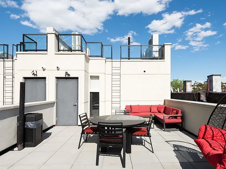 675 E 32nd St #36 — Photo 27