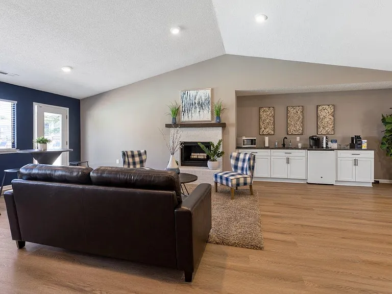 Woodbrook Apartment Homes — Photo 9