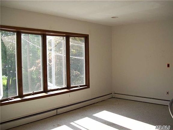 3rd image of 524 Hyman Ave