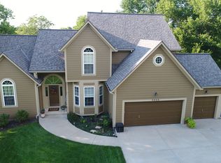 8308 Timber Trails Dr, De Soto, KS 66018