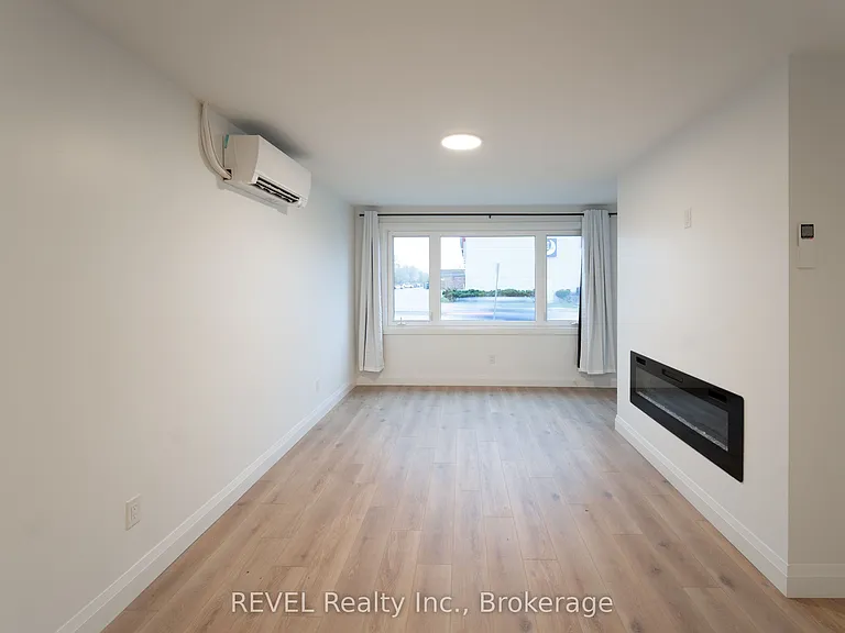 718 Ontario Rd #UPPER — Photo 11