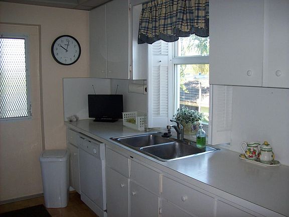 5th image of 1 S Lakeside Dr APT C6