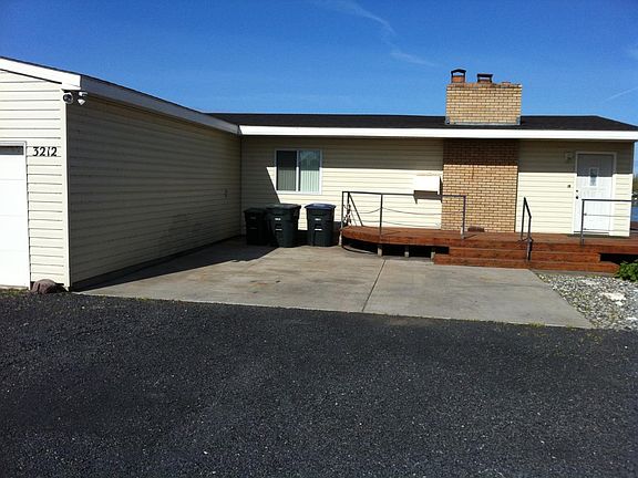 4th image of 3212 W Lakeshore Ct