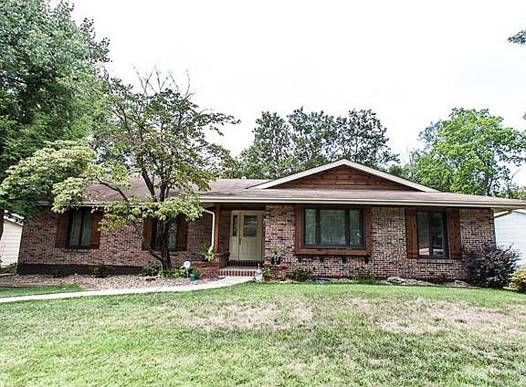 2nd image of 904 Dutch Mill Dr