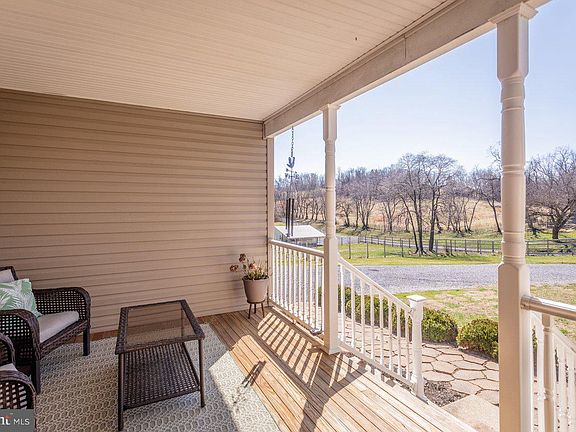 2nd image of 798 Turkey Knob Rd