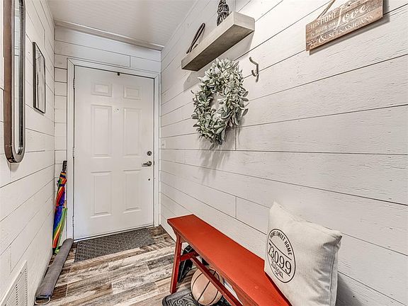 5th image of 613 Crown Dr