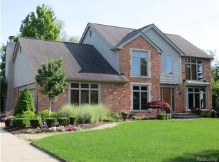 6421 Denton Dr, Troy, MI 48098