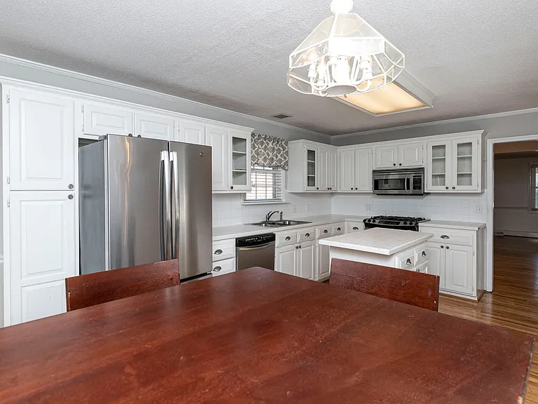 941 Evergreen Ave — Photo 16