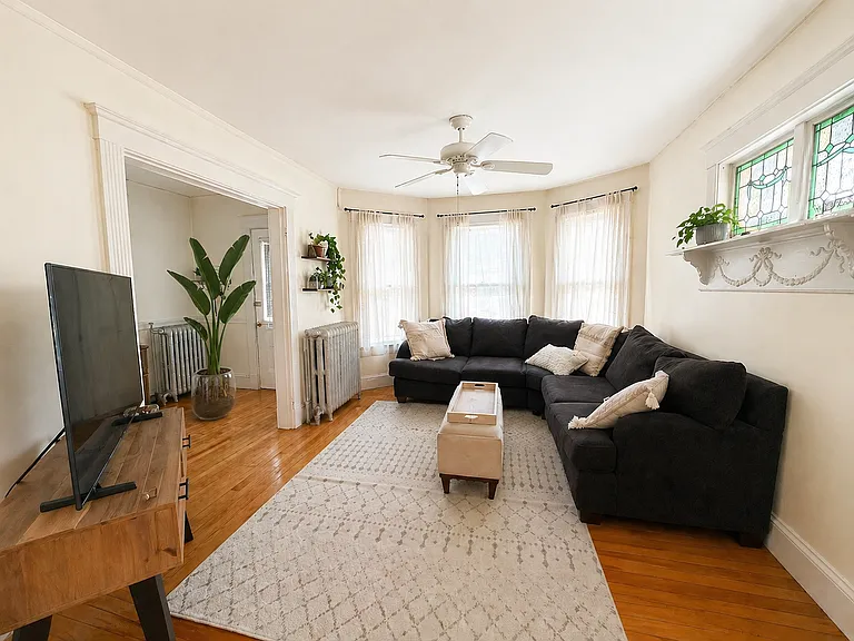 26 Burton St — Photo 2