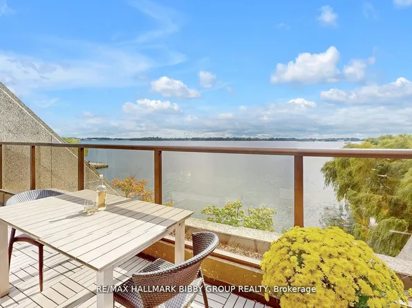 99 Harbour Sq #613, Toronto, ON M5J 2H2