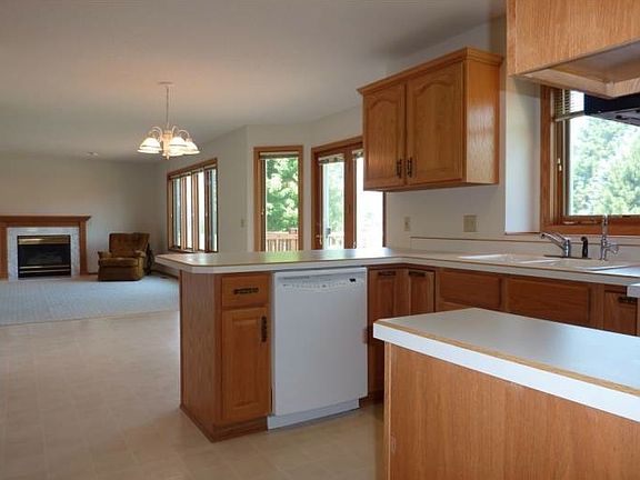 3rd image of 104 Fairway Dr