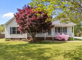 709 Slippery Bank Ct, Benson, NC 27504