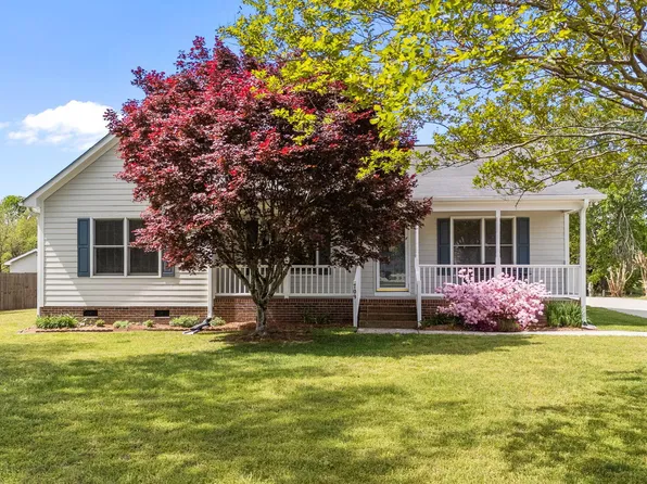 709 Slippery Bank Ct, Benson, NC 27504